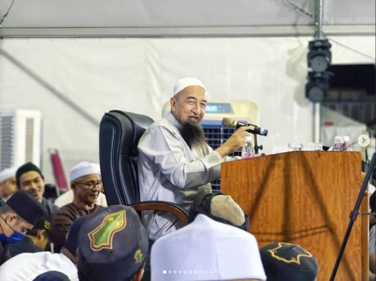 Ustaz azhar idrus