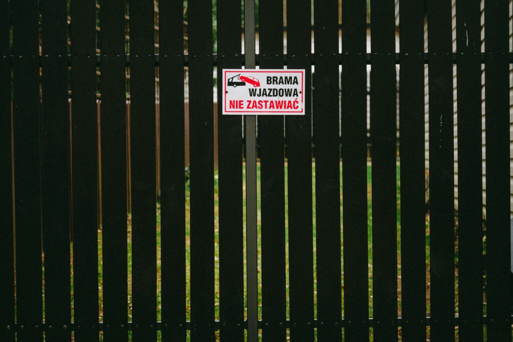 Paradoksy budownictwa - brama