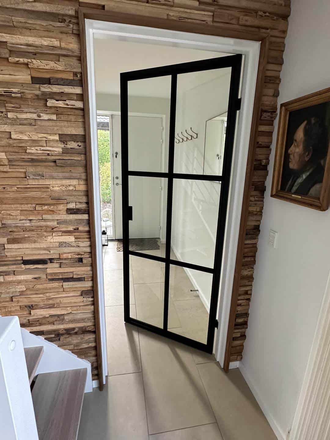 Elegant New Yorker dørparti i privatbolig.