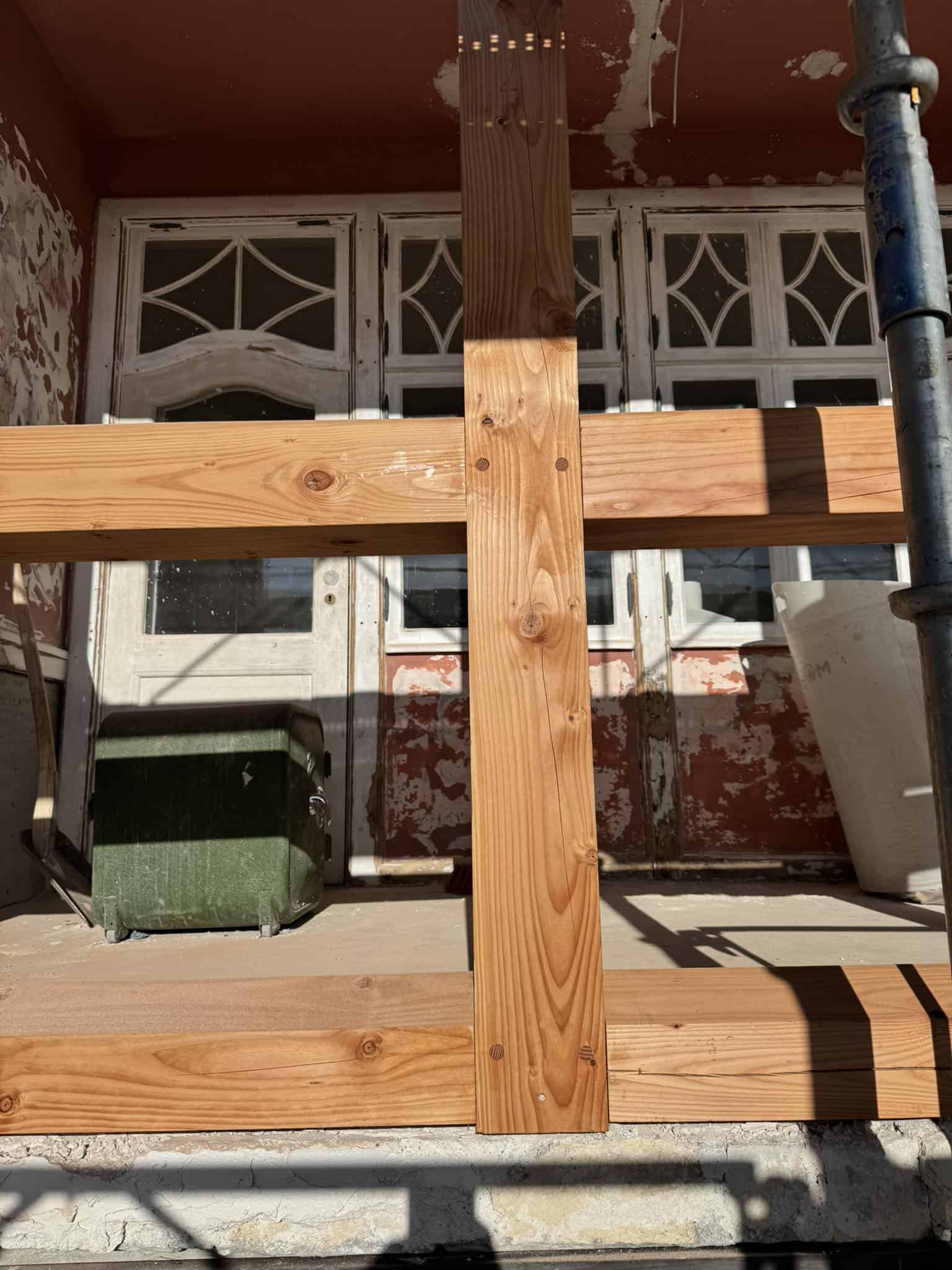 Tømrerarbejde til renovering og nybyggeri i Danmark.