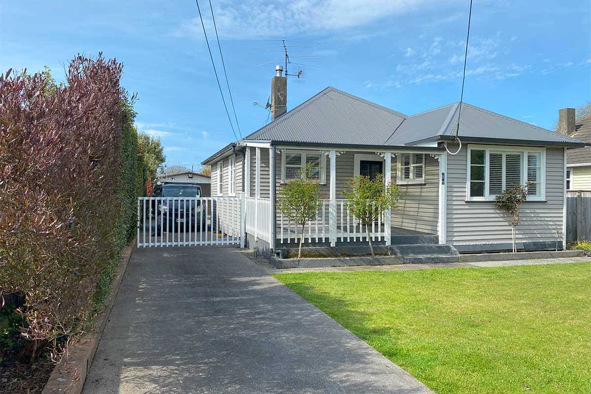 JDees Automatic Gate