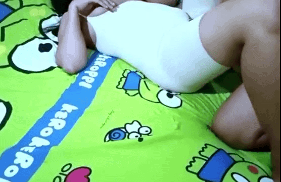 Viral sensasi wiwik abg hijab cantik yang alim di kosan