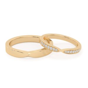 Infinity Curve Couple Wedding Band Set with Diamond Pave