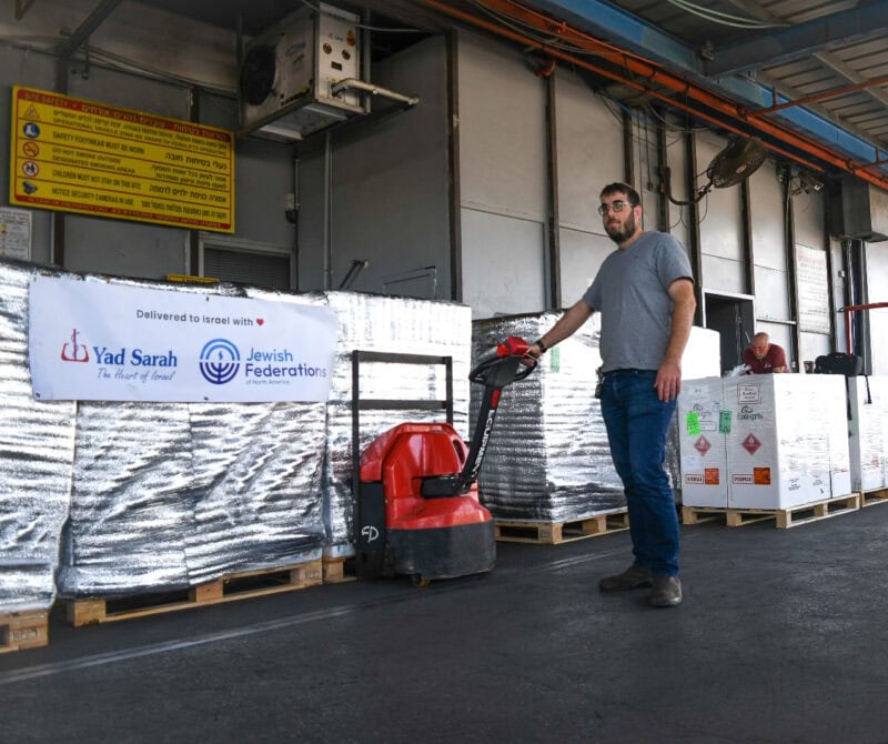Yad Sarah airlifts medical supplies to Israel