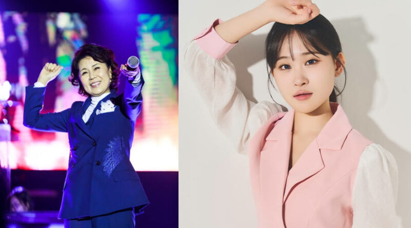 심수봉 김다현 - 심수봉이 무대에서 마이크를 잡고 노래하는 모습, 또는 인물 사진과 활동 연표가 함께 든 정리 그래픽