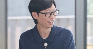 유재석 건강 - 유재석이 마이크를 들고 진행하는 모습 또는 행사 참석 사진