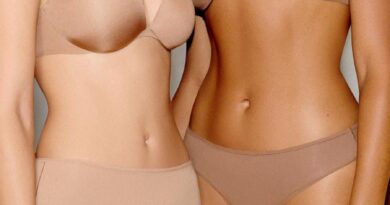 화사 팬티 스킴스 어디꺼 - 스킴스 Cotton Rib Boxer 커런트 색상, 모델이 착용한 정면 컷