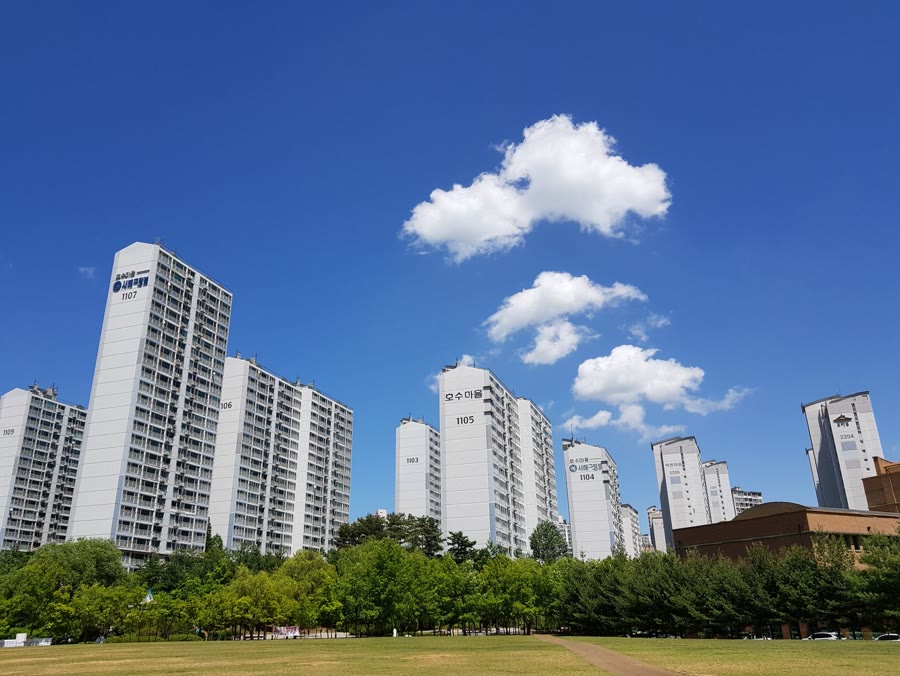 경찰청 세종 이전 - 세종 아파트 단지 전경 — 경찰청 세종 이전으로 주거 수요가 몰릴 지역