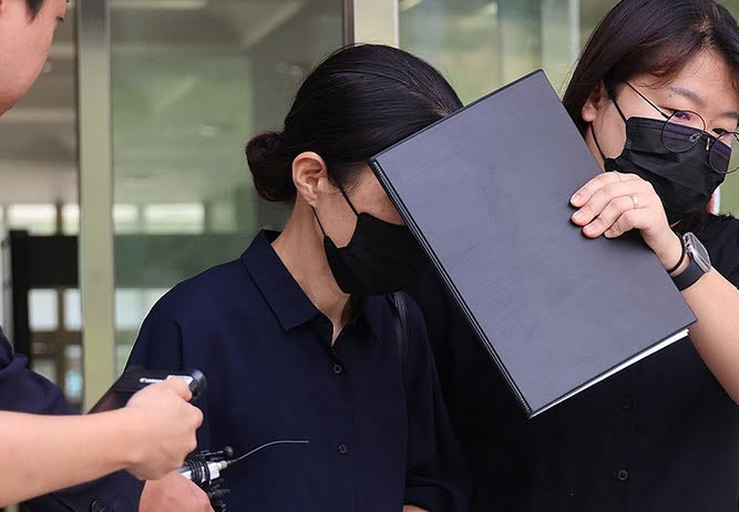 외조모 구속기소 보도에 실린 자료 사진 — 검찰·법원 관련 이미지 등 인물 얼굴이 없는 컷