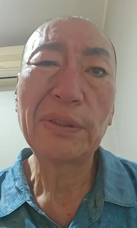 배우 유퉁이 방송이나 인터뷰에서 말하는 장면 사진