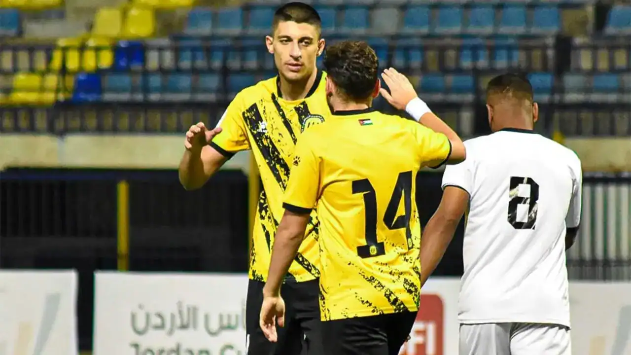 فرق الحسين إربد والسلط والجزيرة والهاشمية تتأهل إلى دور الـ16 في كأس الأردن 2025 1 فرق الحسين إربد والسلط والجزيرة والهاشمية تتأهل إلى دور الـ16 في كأس الأردن 2025
