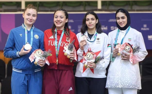 تتوَّج راما أبو الرُب ورزان الرواشدة بميداليتين برونزيتين للمنتخب الوطني في ختام دورة ألعاب التضامن الإسلامي 1 برونزيتان جديدتان للتايكواندو في ختام مشاركته بدورة ألعاب التضامن الإسلامي