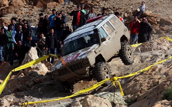 انطلاق الجولة الختامية من بطولة الأردن لتحدي الدفع الرباعي عند البحر الميت 1 تحدي الأردن 4x4