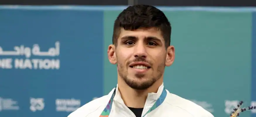 زياد عشيش يحرز الذهبية للملاكمة في دورة ألعاب التضامن الإسلامي بالرياض 1 زياد عشيش يتوج بذهبية الملاكمة في دورة التضامن الإسلامي