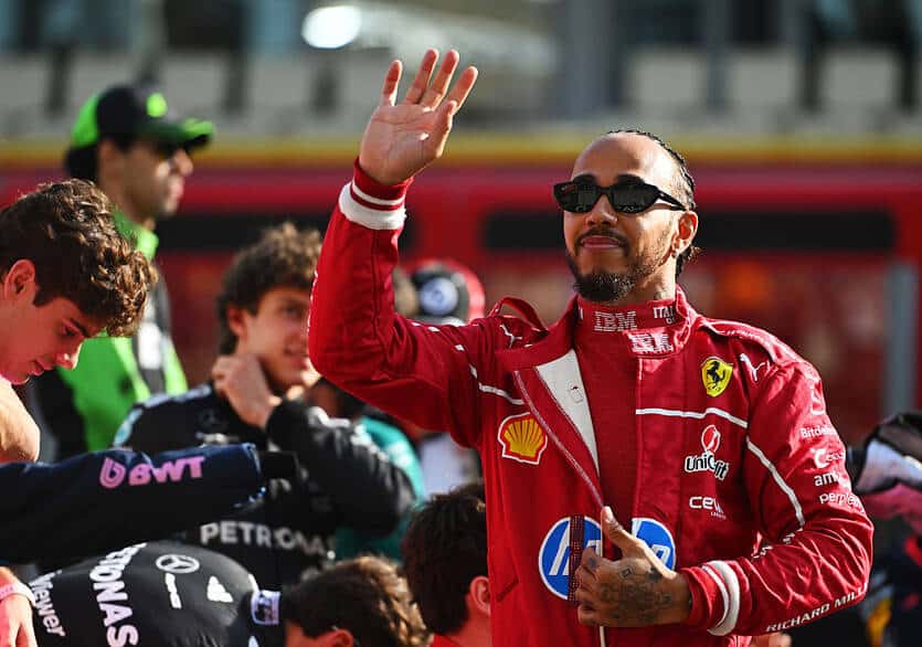 هاميلتون يعبر عن قلقه من سيارات F1 لموسم 2026: تحديات جديدة تحت المطر 1 هاميلتون قلق من سيارات F1 2026