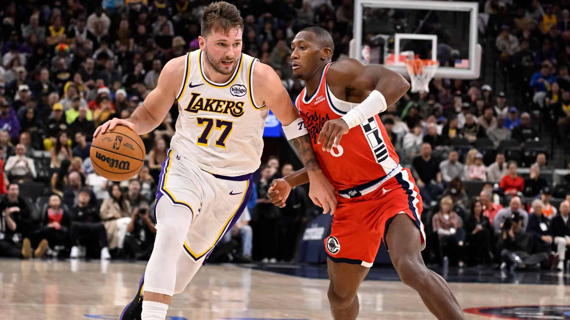 كليبرز يهزم ليكرز.. يوتا يخسر أمام سبرز في دوري NBA 1 NBA: كليبرز يهزم ليكرز.. ميخايليوك 9 نقاط
