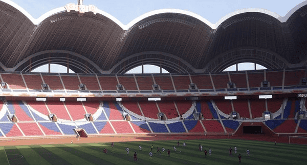 أكبر 5 ملاعب كرة قدم في العالم من حيث السعة الجماهيرية 2 أكبر 5 ملاعب كرة قدم في العالم من حيث السعة الجماهيرية