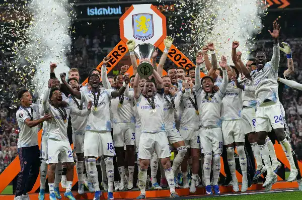 أستون فيلا يكتب التاريخ ويتوج بالدوري الأوروبي بثلاثية نظيفة 1 أستون فيلا يتوج بالدوري الأوروبي بثلاثية تاريخية