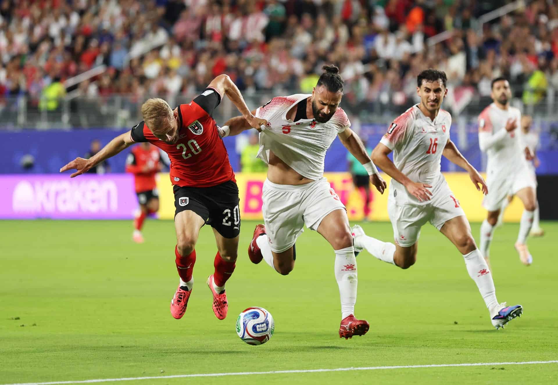 الأردن يبدأ مشواره في كأس العالم بخسارة أمام النمسا رغم هدف علوان 1 الأردن يخسر أمام النمسا في أول مباراة بكأس العالم