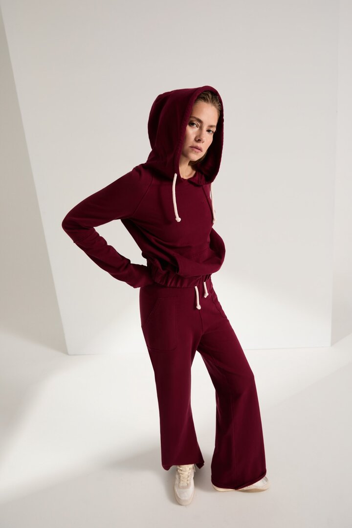 bordowa-bluza-dresowa-01-z