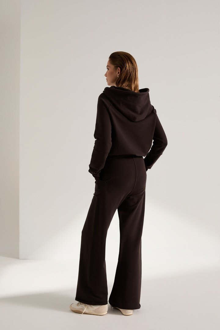 czekoladowa-bluza-dresowa-03-z