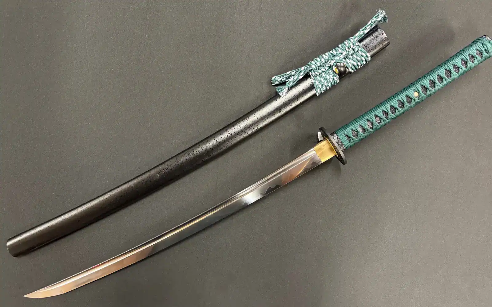 Green handle t10 steel katana with scabbard