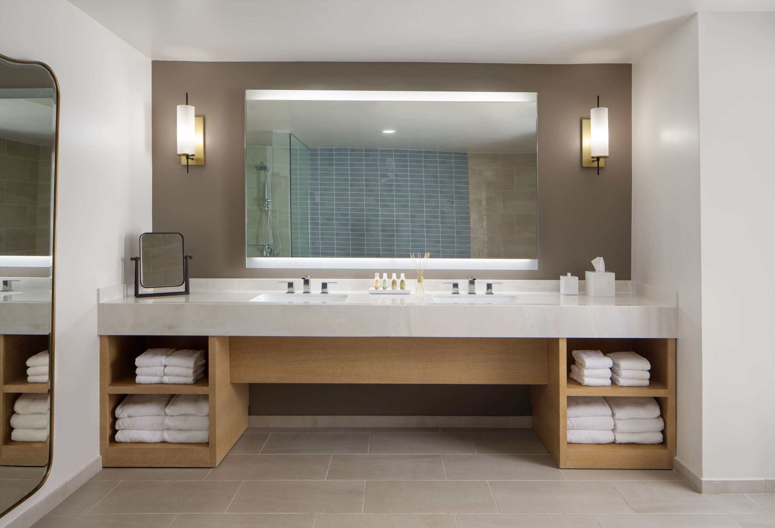 image-oceanfront-lanais-suite-1