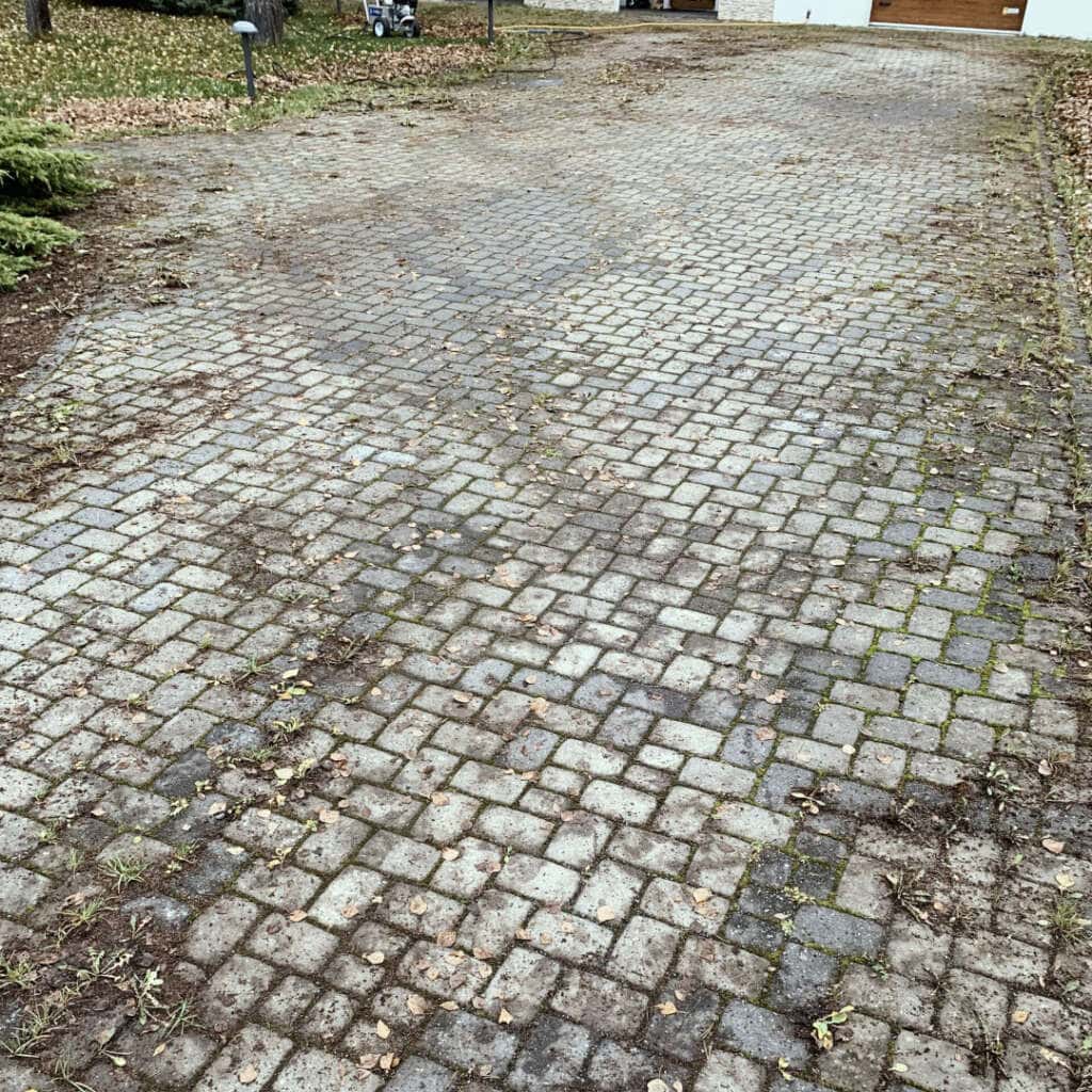 Tänavakivid enne korralikku puhastust
