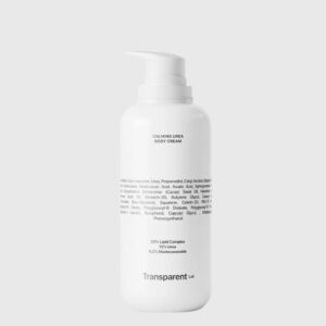 Weiße Pumpflasche des Transparent Lab P.I.E. Treatments auf hellem Hintergrund, schlicht und modern.