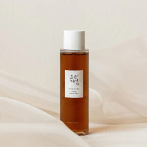 Flasche mit Ginseng Essence Wasser für Gesichtspflege, koreanisches Hautpflegeprodukt.