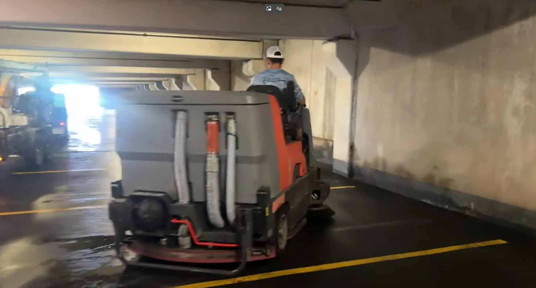 Halls Crown Center Parking Garage Cleaning | KC Splash