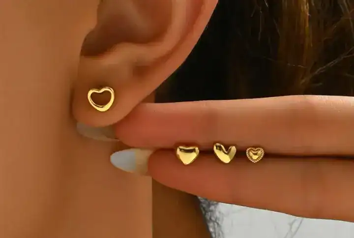 1 Set Casual Sweet Commute Heart Shape 201 Stainless Steel 18K Gold Plated Ear Studs