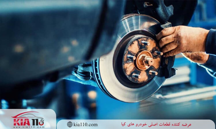 راه هایی برای رفع مشکل گیر کردن پدال گاز