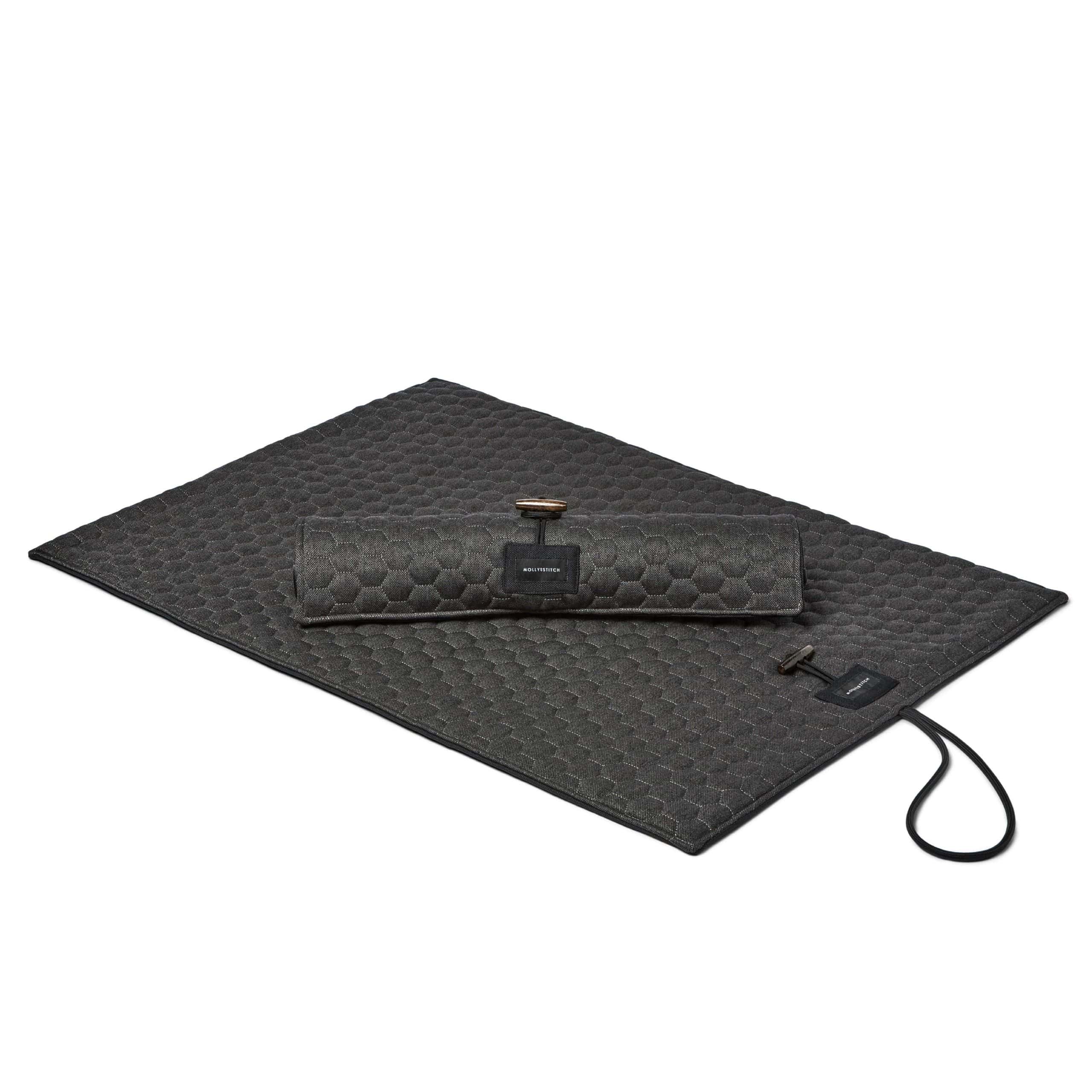 Molly and Stitch - Hunde Reisematte Honeycomb Anthrazit