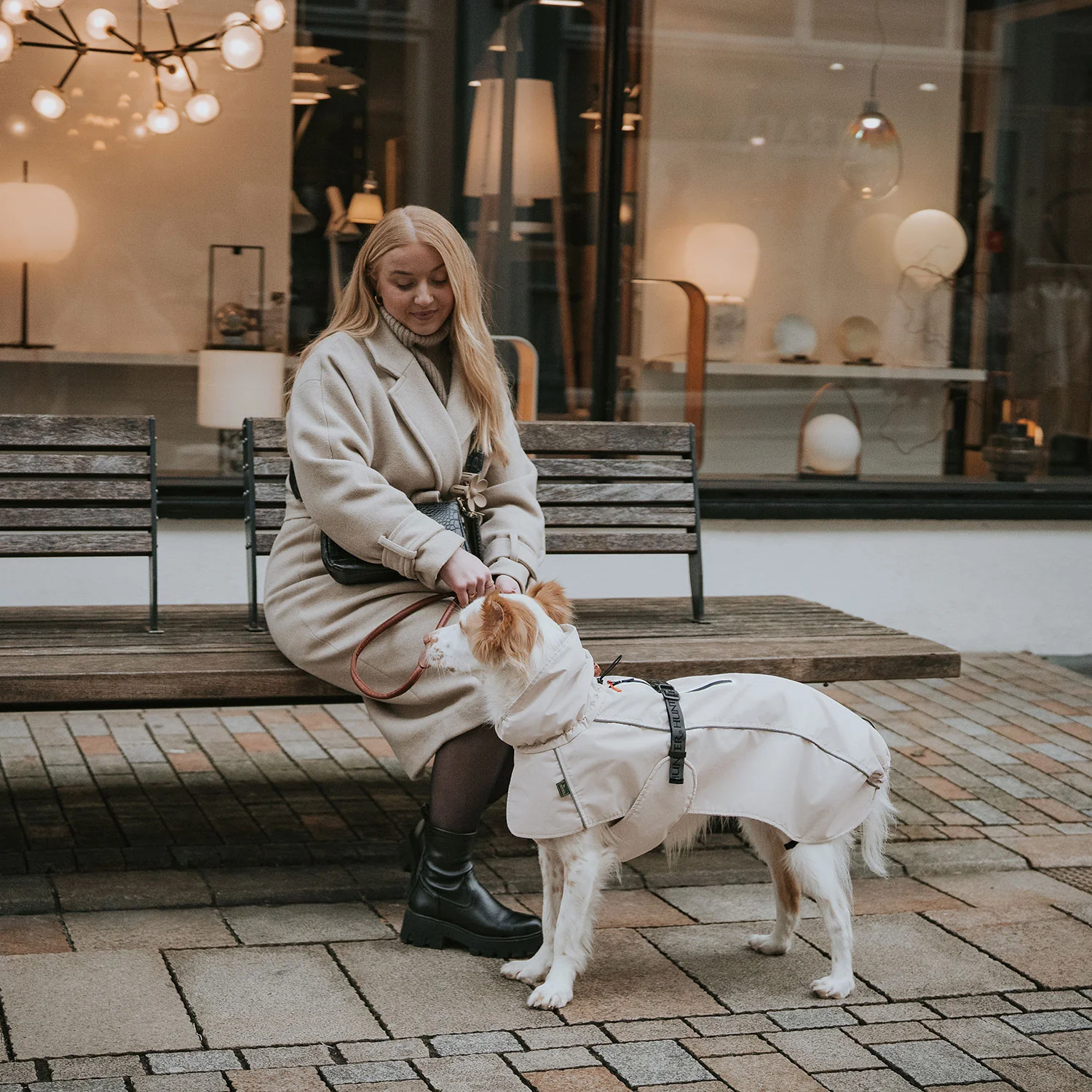 Hundeshop Kiezhund: Hundebekleidung und Accessoires für jeden Hund, langlebig und bequem. Hochwertige Hundemäntel, Leinen und mehr für Ihren Vierbeiner bei Kiezhund Hundeshop.