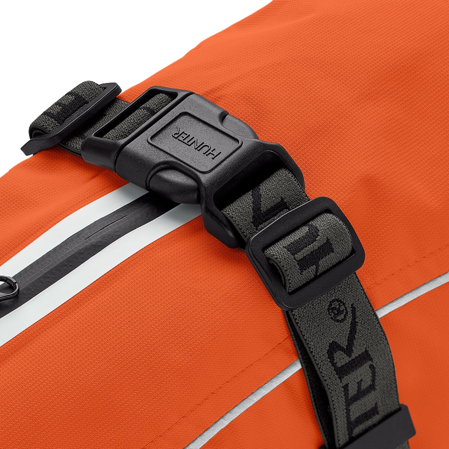 Leuchtender orange Hundesport- und Reisezubehör mit robustem Sicherheitsgurt und reflektierenden Streifen für mehr Sichtbarkeit. Hochwertiges Hundezubehör für SAFETY und Komfort.