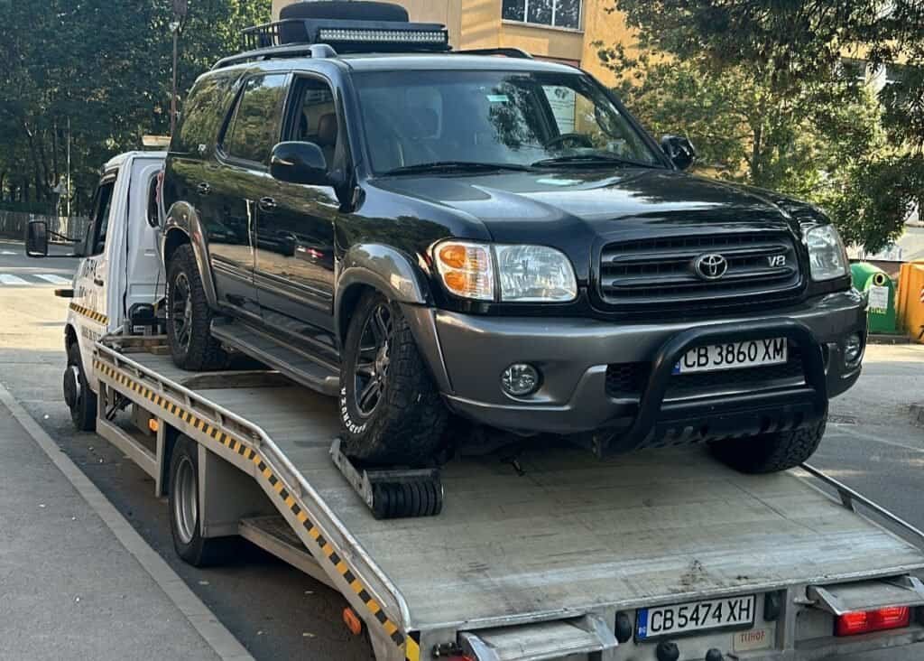 Джип-качен- върху- пътна помощ