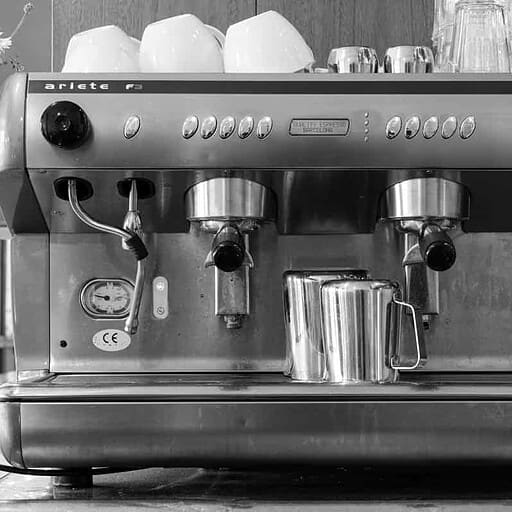 Traditionel espressomaskine på Knudhule Badehotel.