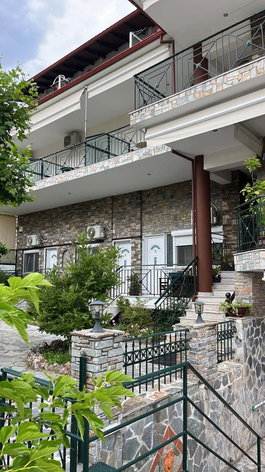 Ξενοδοχείο Δροσιά – Κοντά στα Λουτρά Πόζαρ