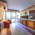 Avra Hotel – Ανακαινισμένο Ξενοδοχείο στα Μέθανα, Δίπλα στη Θάλασσα του Σαρωνικού - φωτογραφία 8