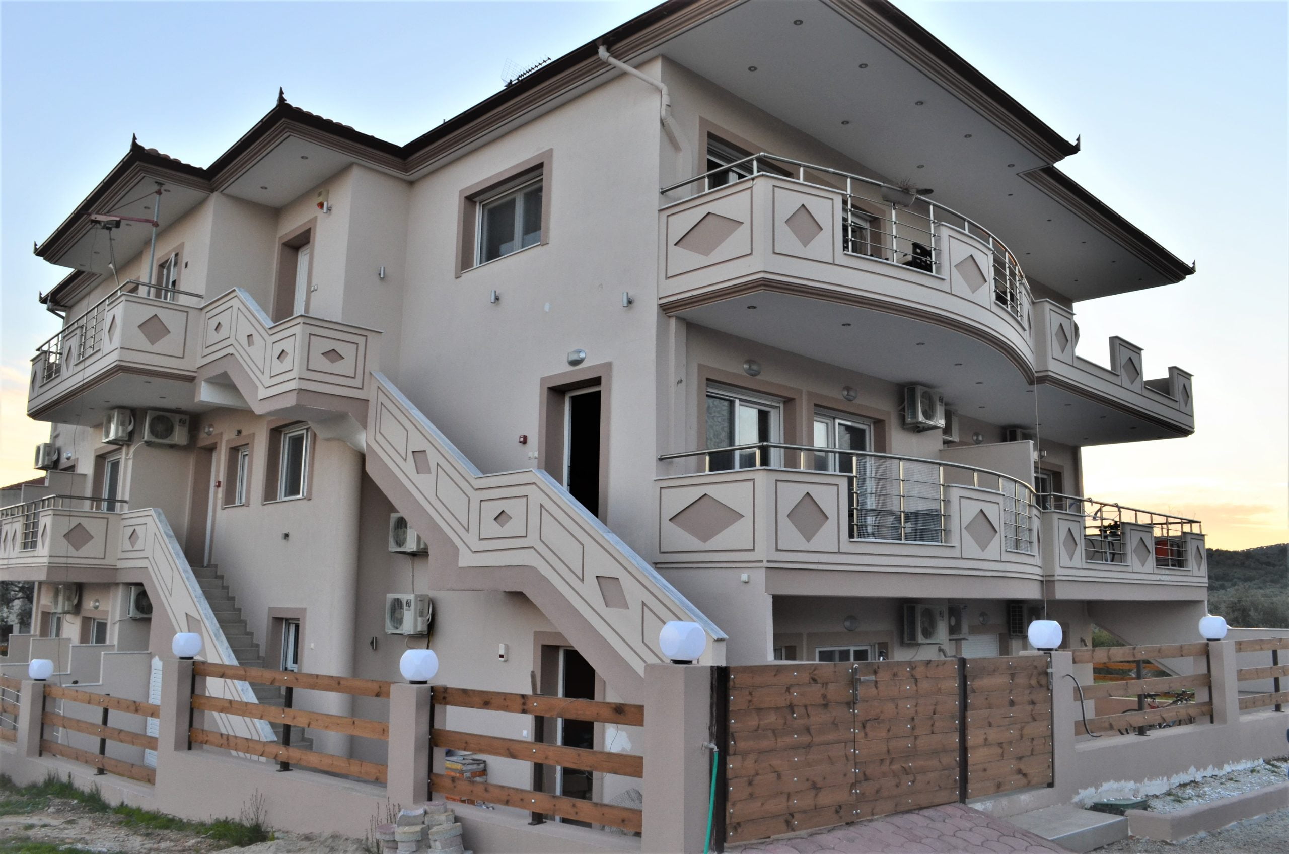 Grand Villas – Studios και Διαμερίσματα στα Λιμενάρια Θάσου, 300μ. από την Παραλία