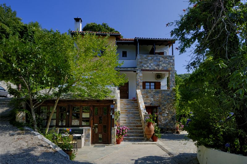 Villa Nikolaou – Σουίτες και Δωμάτια με Τζάκι στην Τσαγκαράδα Πηλίου, 5 Λεπτά από τον Μυλοπόταμο - φωτογραφία 15