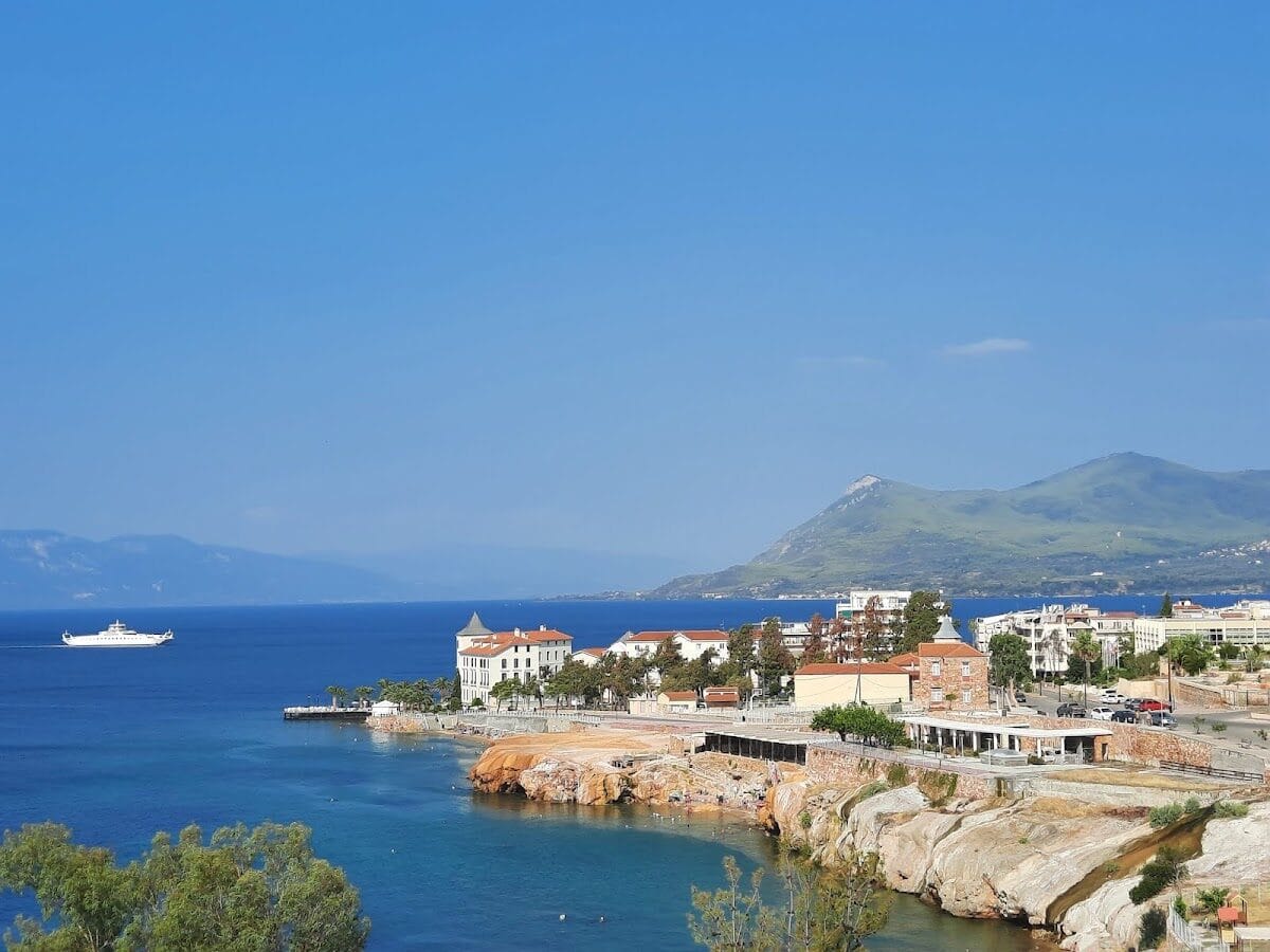 9 QUEENS THERMAL SPA SUITES HOTEL
