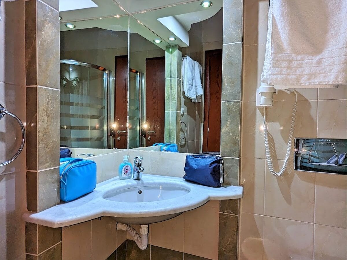 EVIA HOTEL - ΜΑΡΜΑΡΙ 0, 34013 KOINOTHTA ΜΑΡΜΑΡΙOY ΜΑΡΜΑΡΙ