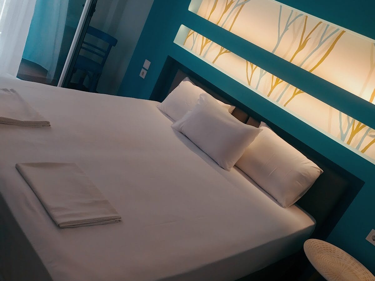 AGGELIKI-SMARO STUDIOS - Ν ΠΥΡΓΟΣ 0, 34012  ΩΡΕΟΙ