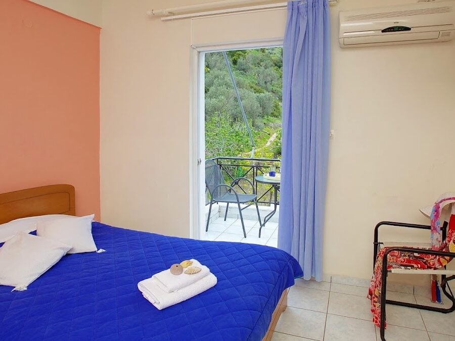 ΚΑΠΟΥΓΙΑΤΗΣ ΙΩΑΝΝΗΣ - ΗΛΙΑ 0, 34300 ΛΟΥΤΡΑ ΑΙΔΗΨΟΥ