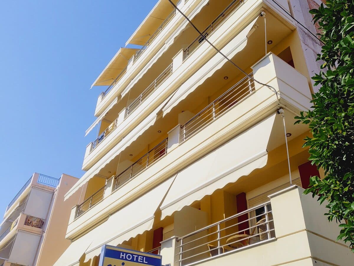 ΒΙΑΝΑ - ΦΙΛΕΛΛΗΝΩΝ 0, 34300  ΛΟΥΤΡΑ ΑΙΔΗΨΟΥ