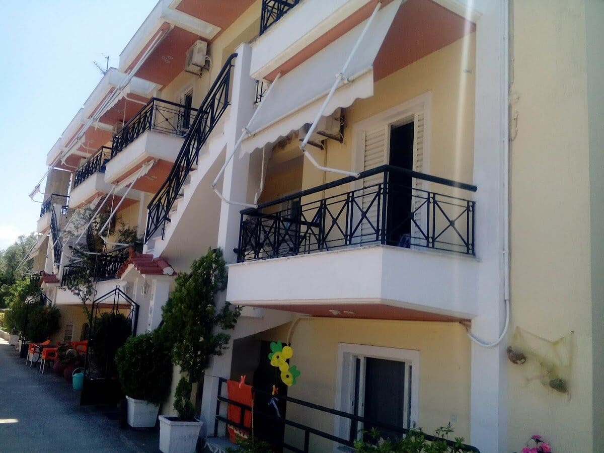 STUDIOS BLANA - ΑΓΙΟΚΑΜΠΟΣ 0, 34300  ΛΟΥΤΡΑ ΑΙΔΗΨΟΥ