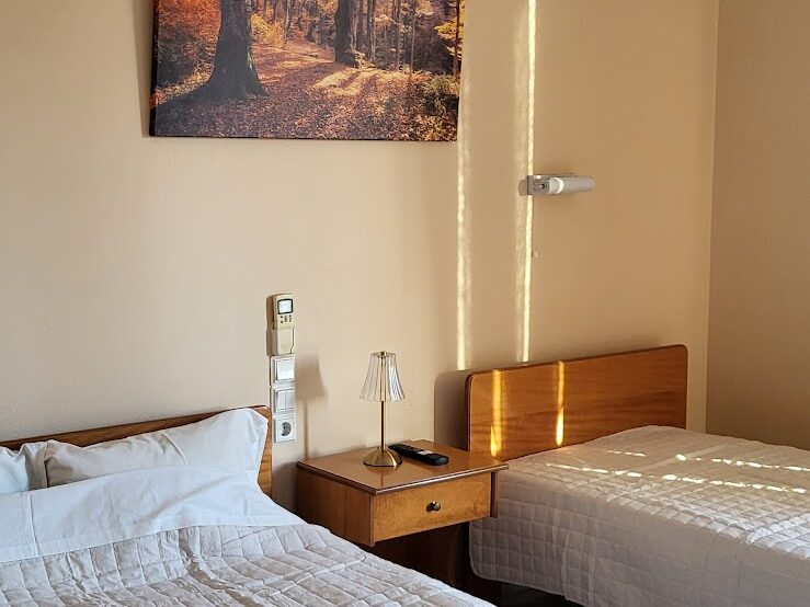 K SANTIS STUDIOS - PEFKI 0, 34200 ISTIEA