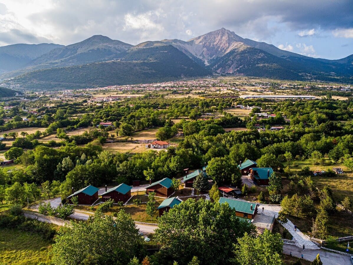LIKOURESI VILLAGE CHALET - ΘΕΣΗ ΜΕΣΟΧΩΡΑ 2 ΧΛΜ ΚΑΡΠΕΝΗΣΙΟΥ ΚΑΛΛΙΘΕΑ 0, 36100 ΕΥΡΥΤΑΝΙΑ ΕΥΡΥΤΑΝΙΑ